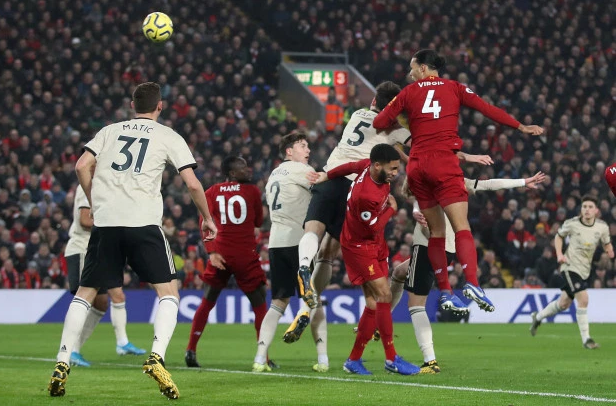 CĐV MU tố cáo cầu thủ Liverpool phạm luật trong cả 2 bàn thắng CĐV MU tố cáo cầu thủ Liverpool phạm luật trong cả 2 bàn thắng