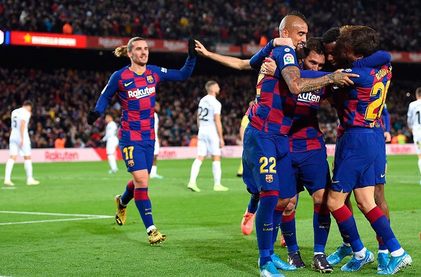 Messi cùng Barca lập kỷ lục chuyền bóng trong trận thắng Granada Messi cùng Barca lập kỷ lục chuyền bóng trong trận thắng Granada