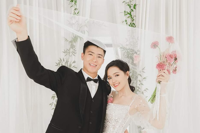Sau Tết Canh Tý, Đỗ Duy Mạnh và Phan Văn Đức rủ nhau "đưa nàng về dinh"