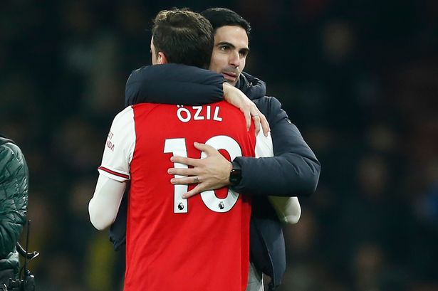 Trung vệ Liverpool ghi bàn tốt hơn nhạc trưởng Arsenal trong 2 năm qua Trung vệ Liverpool ghi bàn tốt hơn nhạc trưởng Arsenal trong 2 năm qua