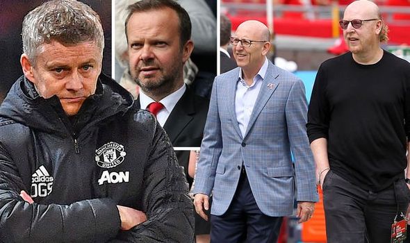 Sếp MU gửi thông điệp "bảo lãnh" cho HLV Solskjaer sau trận thua Liverpool