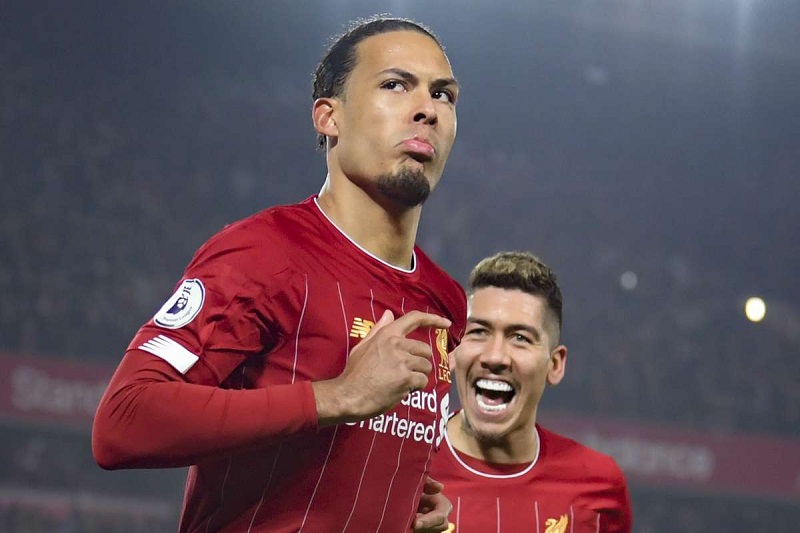 Trung vệ Liverpool ghi bàn tốt hơn nhạc trưởng Arsenal trong 2 năm qua