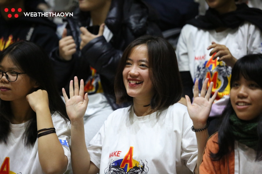 Ngắm dàn nữ sinh xinh đẹp khiến giới ballers tim đập, chân run tại HKPĐ