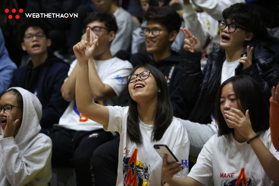 Ngắm dàn nữ sinh xinh đẹp khiến giới ballers tim đập, chân run tại HKPĐ