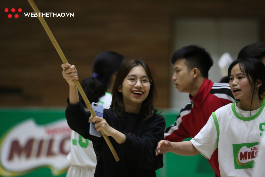 Ngắm dàn nữ sinh xinh đẹp khiến giới ballers tim đập, chân run tại HKPĐ