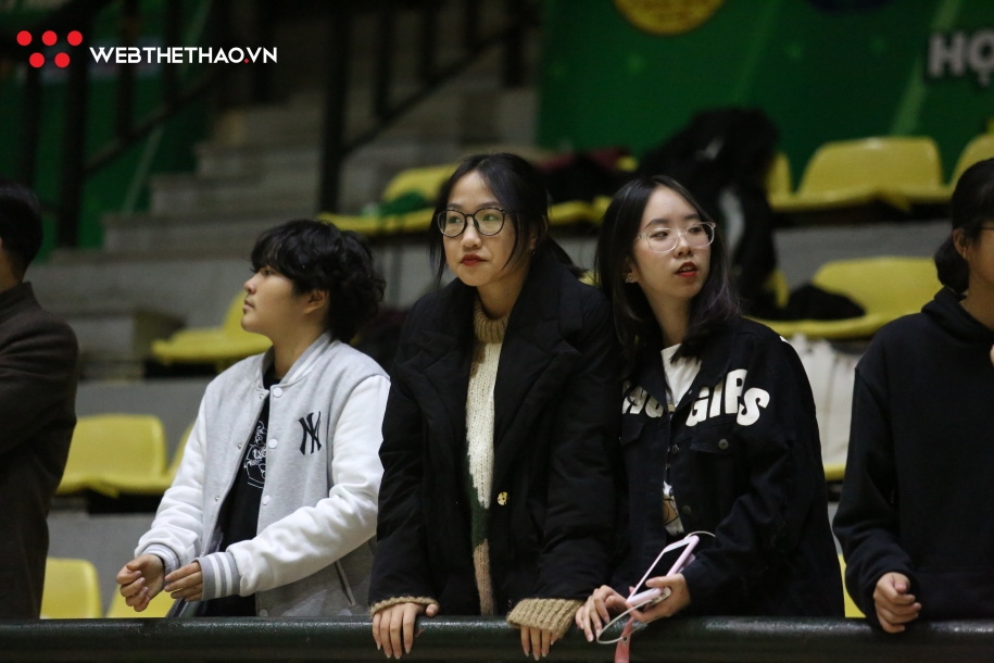Ngắm dàn nữ sinh xinh đẹp khiến giới ballers tim đập, chân run tại HKPĐ