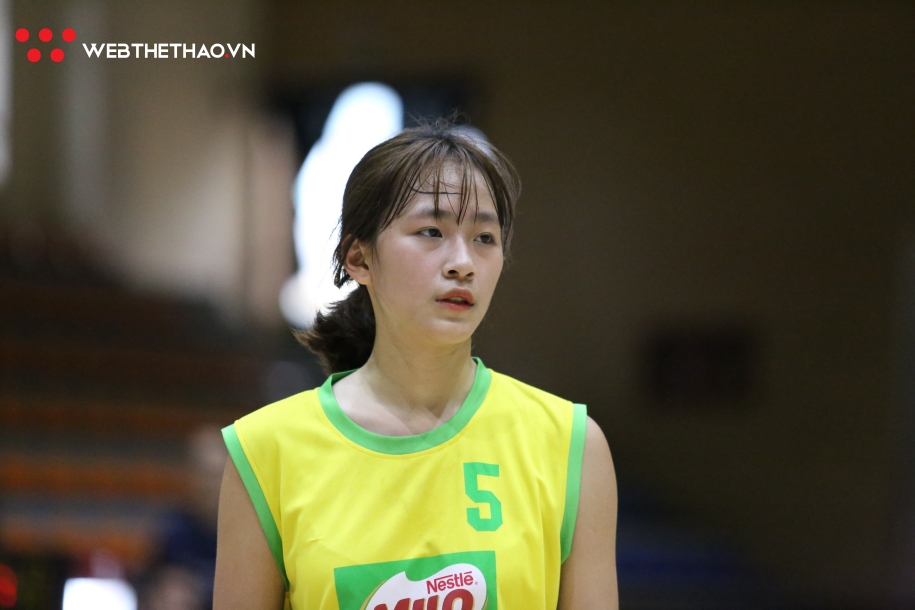 Ngắm dàn nữ sinh xinh đẹp khiến giới ballers tim đập, chân run tại HKPĐ