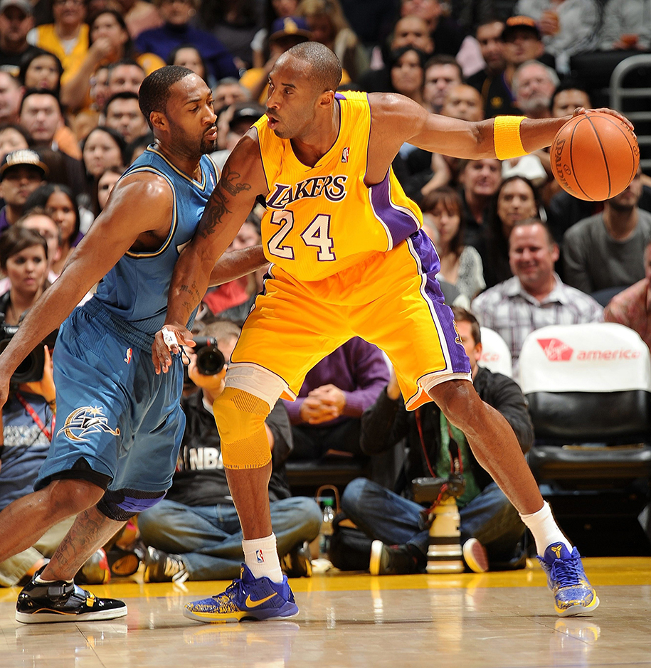 Mang giày thời trang Dolce & Gabana đấu bóng rổ: Chuyện lạ có thật tại NBA? Mang giày thời trang Dolce & Gabana đấu bóng rổ: Chuyện lạ có thật tại NBA?