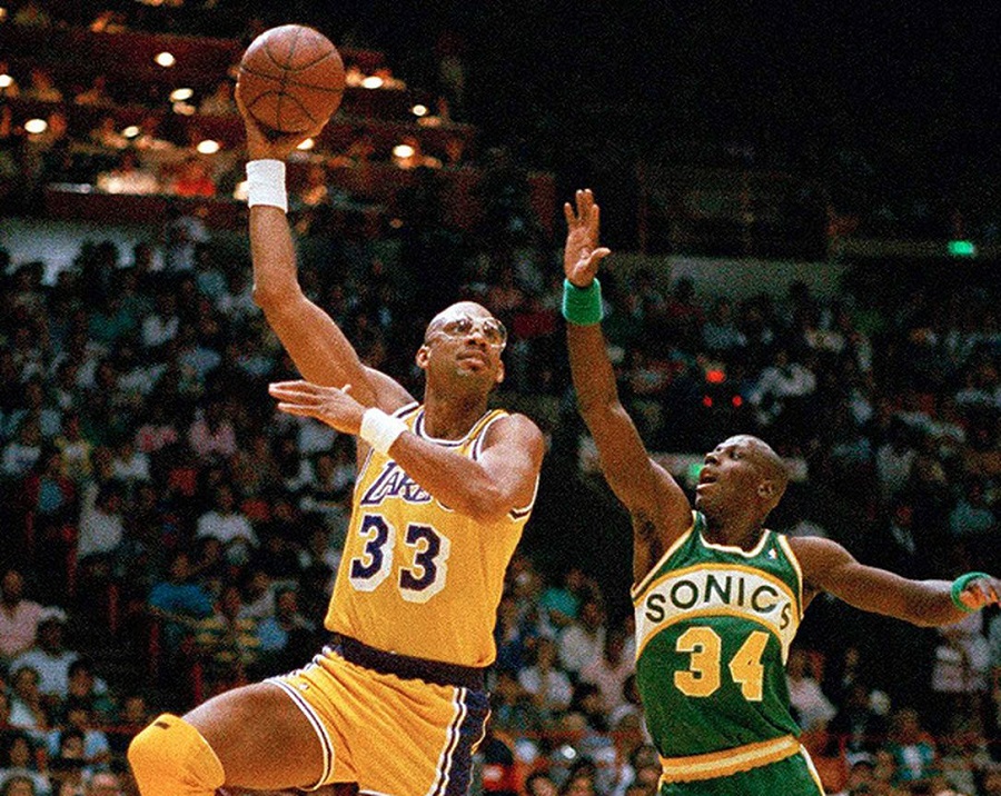 Kareem Abdul-Jabbar: ông tổ với tuyệt chiêu sky-hook