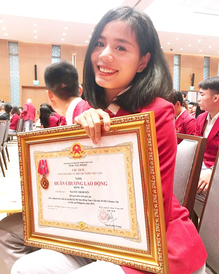 Muôn màu cách đón Tết Canh Tý 2020 của những người đẹp điền kinh Việt Nam Muôn màu cách đón Tết Canh Tý 2020 của những người đẹp điền kinh Việt Nam