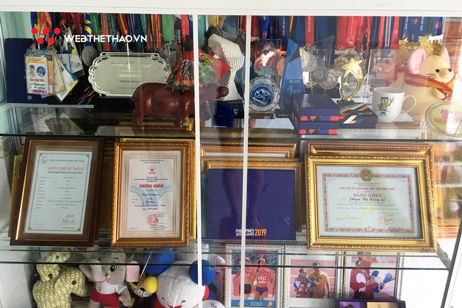 Tết quê bình dị, ấm cúng của “cô gái vàng marathon” Hồng Lệ Tết quê bình dị, ấm cúng của “cô gái vàng marathon” Hồng Lệ