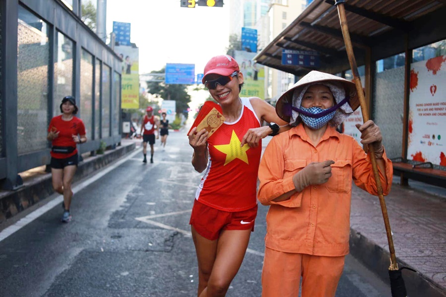 Tết Canh Tý 2020 ấm áp, ý nghĩa của các chân chạy phong trào phương Nam