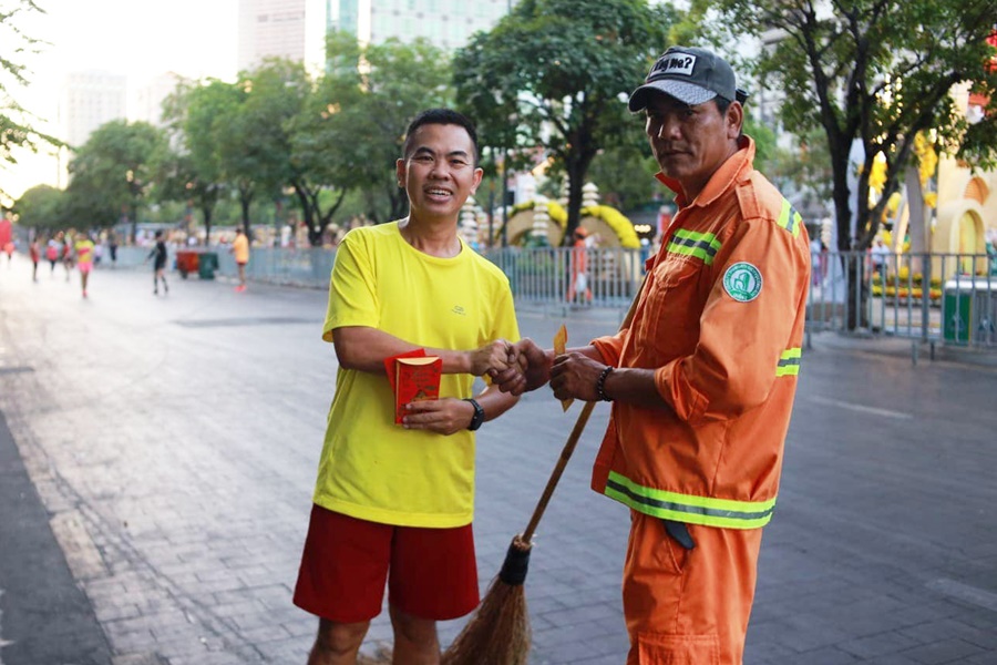 Tết Canh Tý 2020 ấm áp, ý nghĩa của các chân chạy phong trào phương Nam
