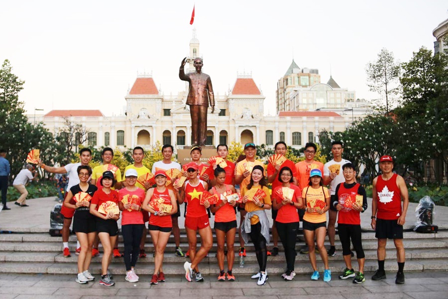 Tết Canh Tý 2020 ấm áp, ý nghĩa của các chân chạy phong trào phương Nam