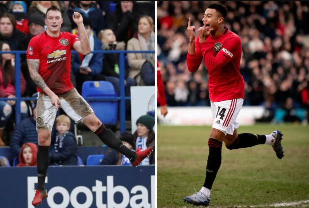 CĐV MU phản ứng hài hước khi Lingard và Phil Jones kết thúc "hạn hán"