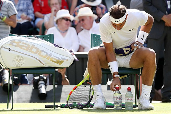 Rafael Nadal mê tín như thế nào? Rafael Nadal mê tín như thế nào?