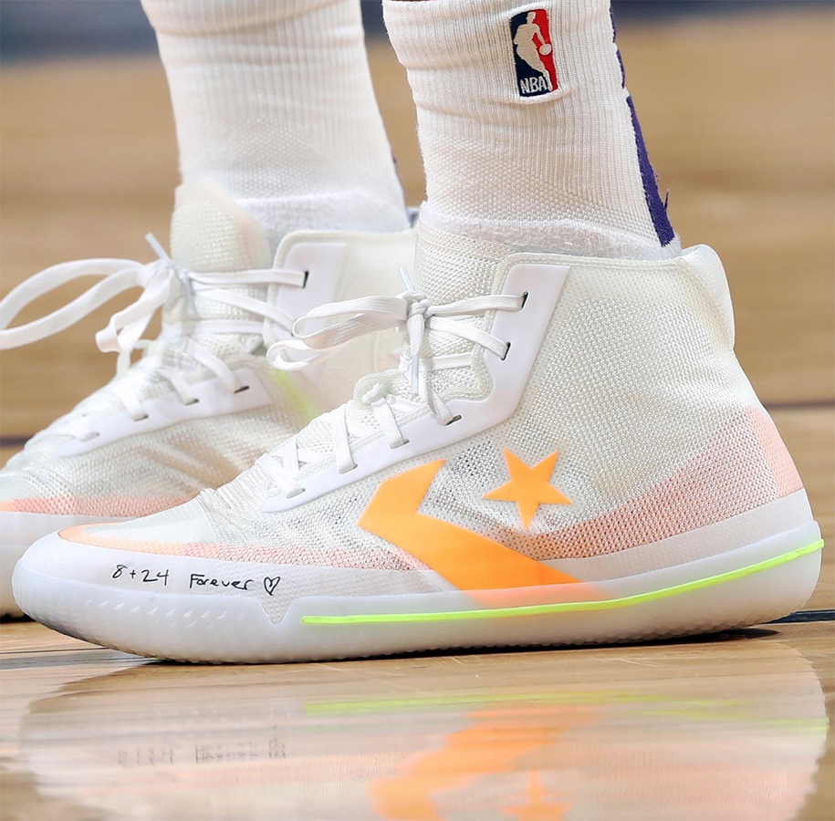 Dàn cầu thủ NBA diện giày tưởng nhớ Kobe Bryant Dàn cầu thủ NBA diện giày tưởng nhớ Kobe Bryant