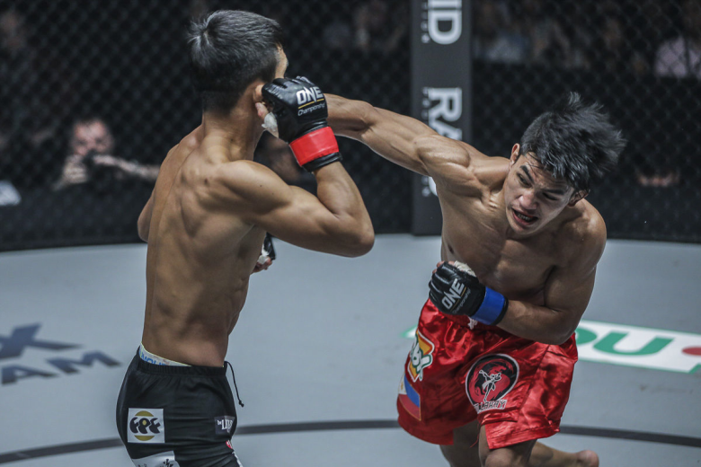 ONE Championship: Fire & Fury - Joshua Pacio bảo vệ đai đầy thuyết phục