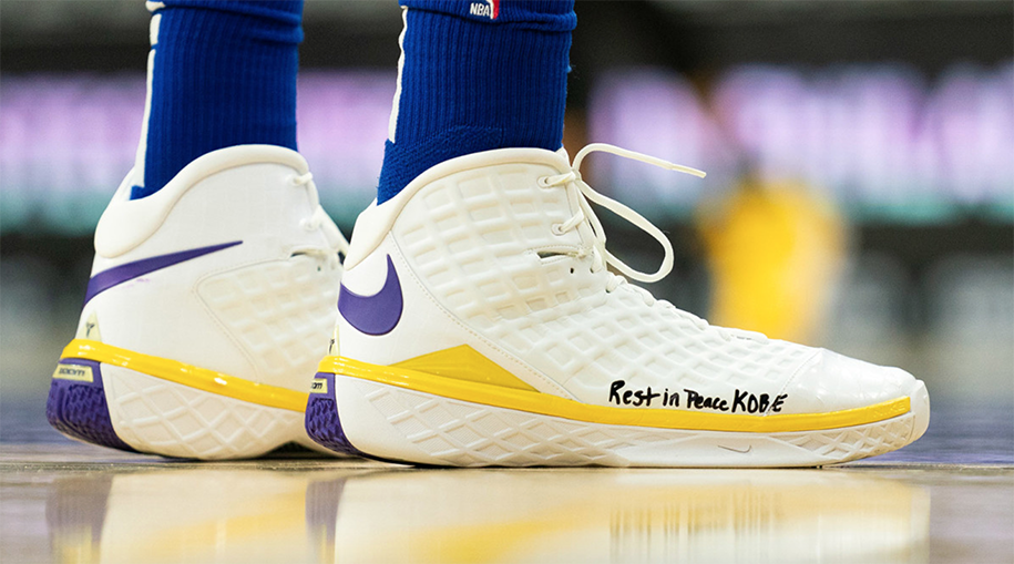 Kobe Bryant đã thay đổi cách nhìn nhận về giày bóng rổ như thế nào?