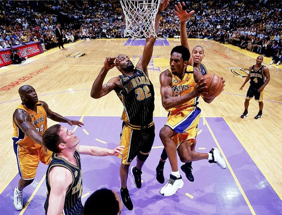 Kobe Bryant đã thay đổi cách nhìn nhận về giày bóng rổ như thế nào?
