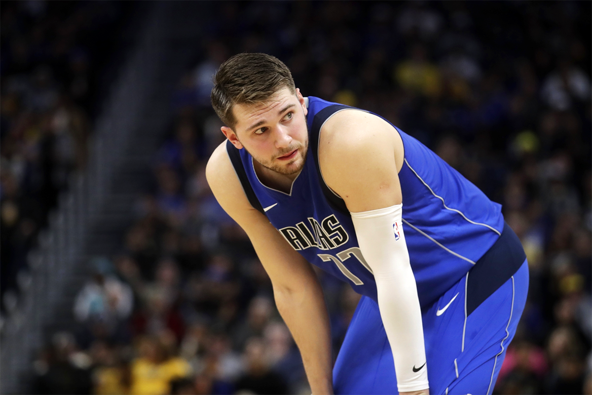 Luka Doncic lại dính chấn thương cổ chân, CĐV Dallas lo lắng ngày All-Star cận kề