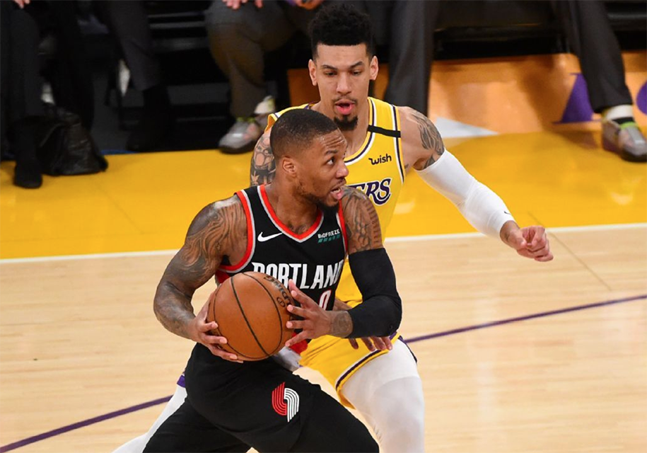 Damian Lillard bùng nổ đầy cảm xúc, lập kỷ lục ngày tưởng nhớ Kobe Bryant Damian Lillard bùng nổ đầy cảm xúc, lập kỷ lục ngày tưởng nhớ Kobe Bryant