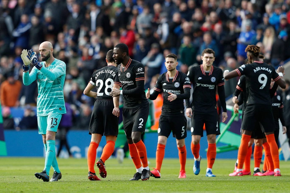 CĐV Chelsea phản ứng bất ngờ khi Lampard loại thủ môn đắt nhất thế giới