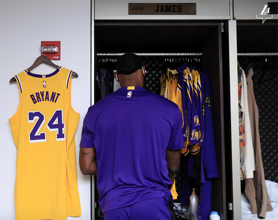 Những nốt trầm quặn lòng trong ngày tưởng nhớ Kobe Bryant đầy cảm xúc