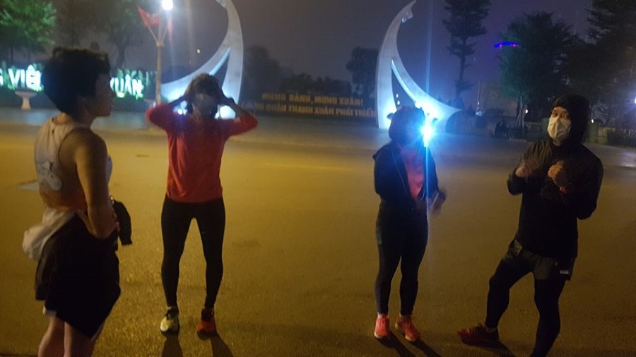 Giữa tâm dịch, các runner vẫn miệt mài tập luyện trên khắp các nẻo đường