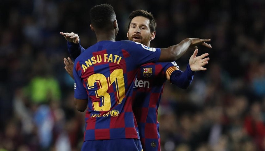 Messi gây kinh ngạc với đường kiến tạo giữa vòng vây 10 cầu thủ Messi gây kinh ngạc với đường kiến tạo giữa vòng vây 10 cầu thủ