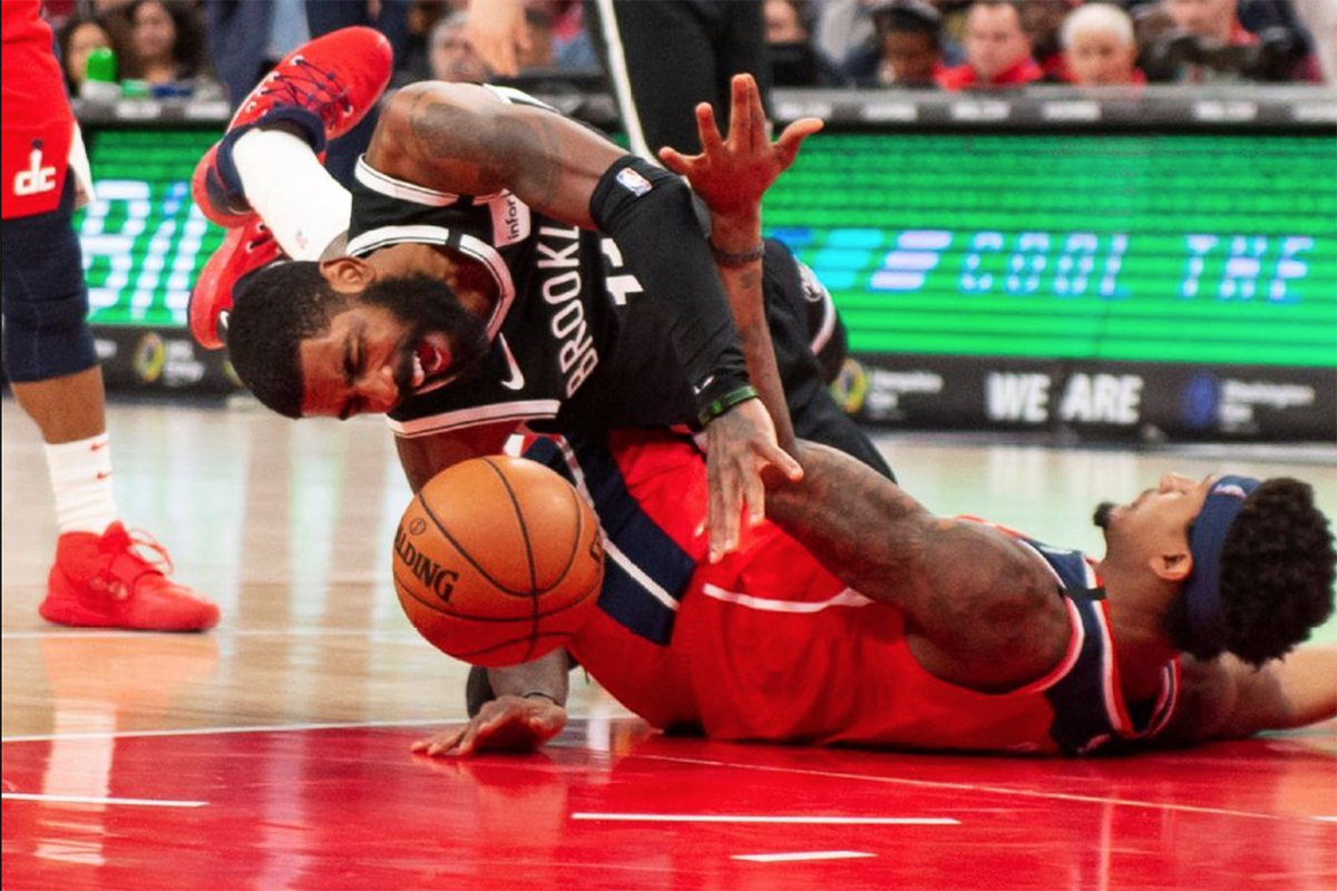 Kyrie Irving may mắn thoát chấn thương nghiêm trọng, Brooklyn thở phào nhẹ nhõm