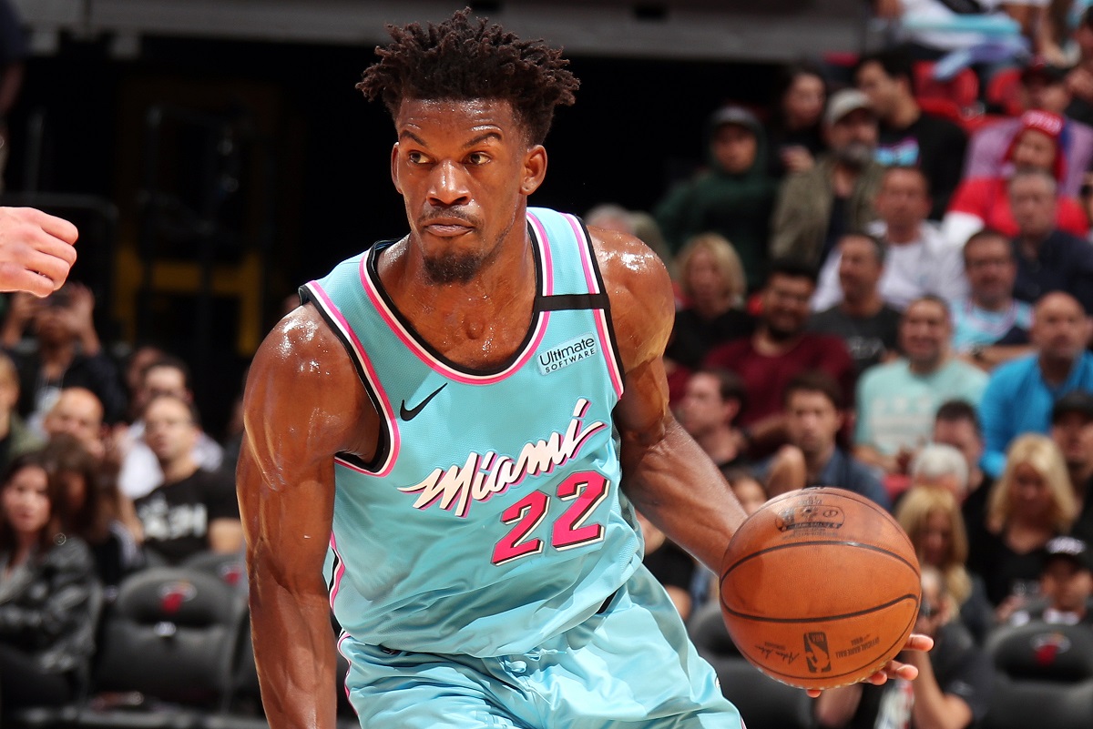 Jimmy Butler "đại náo" mái nhà xưa với thế trận áp đảo