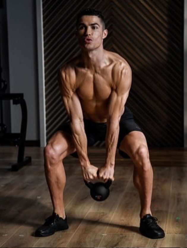 Ronaldo bước sang tuổi 35 còn tốt hơn so với... 20 Ronaldo bước sang tuổi 35 còn tốt hơn so với... 20