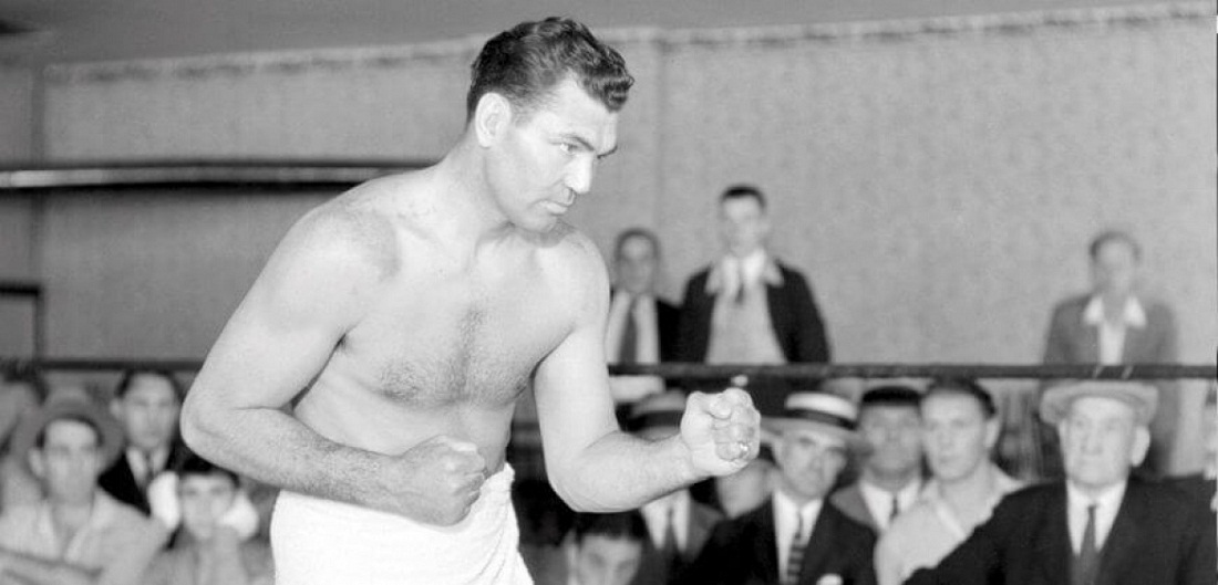 Huyền thoại Jack Dempsey từng ngâm tay vào nước tiểu ngựa để đấm mạnh hơn