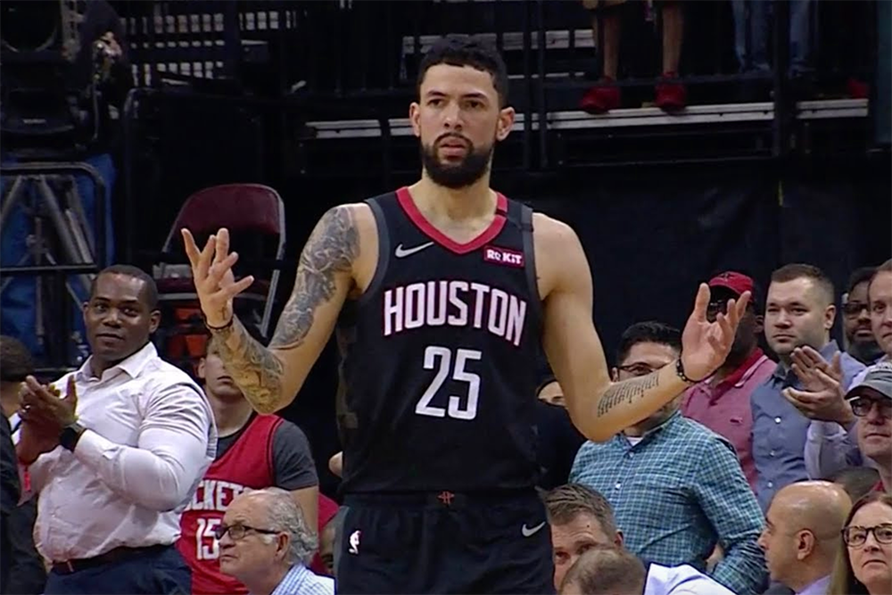 Austin Rivers và pha "cuỗm" triple-double của James Harden khá hài hước