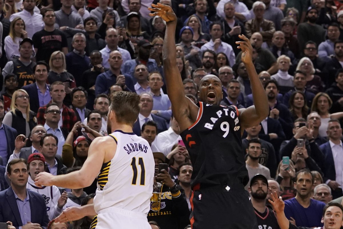 Bị dẫn 19 điểm, Toronto Raptors vẫn lập kỷ lục thắng lợi mới