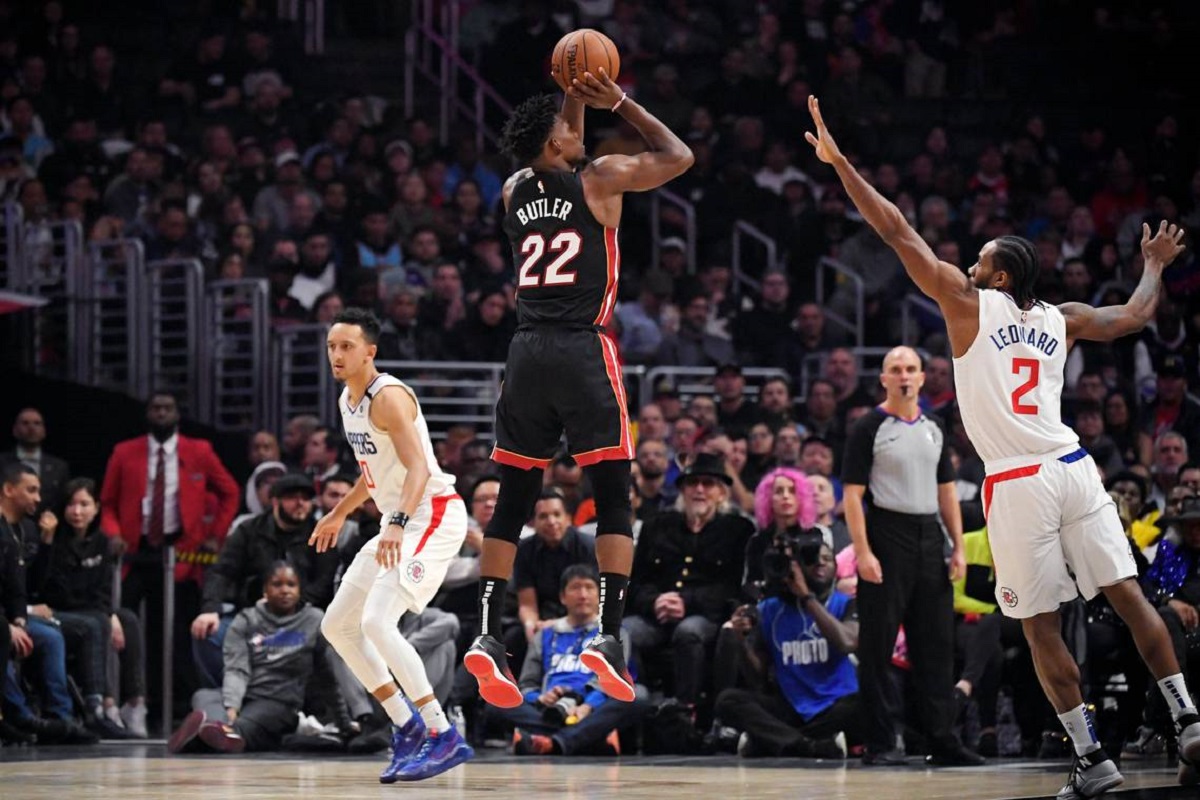 Trận đấu với 14 cầu thủ ghi trên 10 điểm, nhưng Miami Heat lại nắm "vận xui"