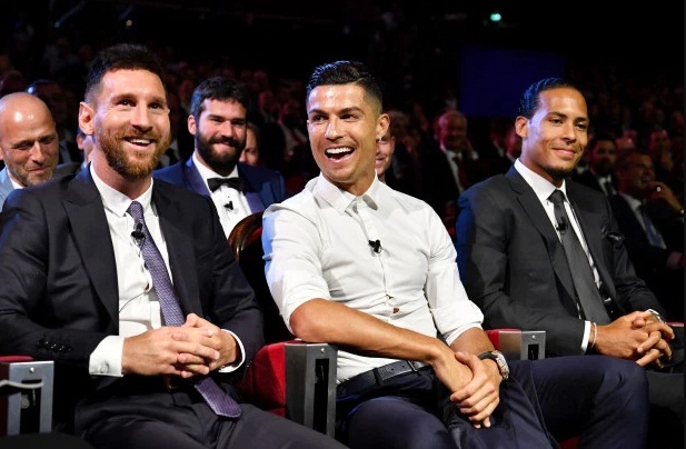 Kịch bản không tưởng nếu Messi chơi cùng Ronaldo khi rời Barca Kịch bản không tưởng nếu Messi chơi cùng Ronaldo khi rời Barca