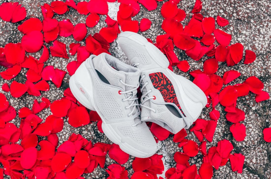 Adidas hồi sinh phiên bản giày đầu tiên của Derrick Rose với phối màu All-Star