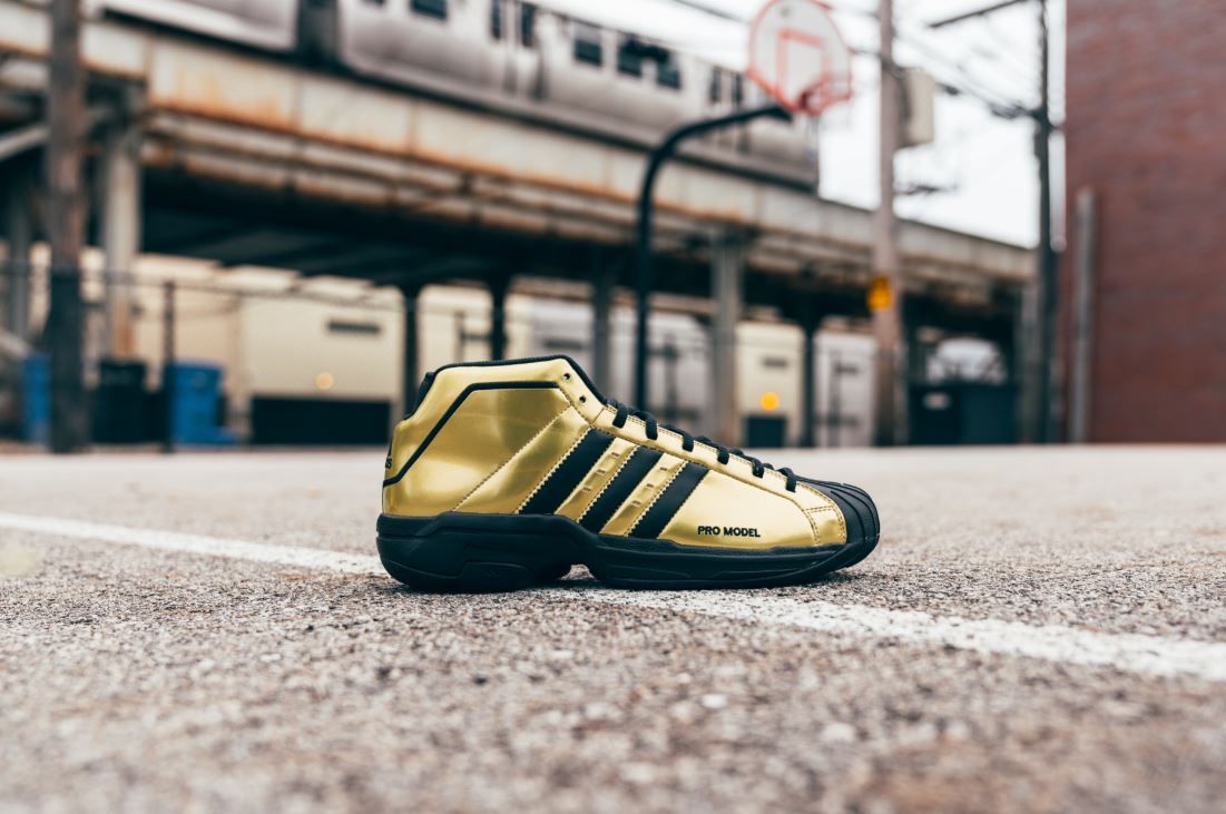 Adidas hồi sinh phiên bản giày đầu tiên của Derrick Rose với phối màu All-Star