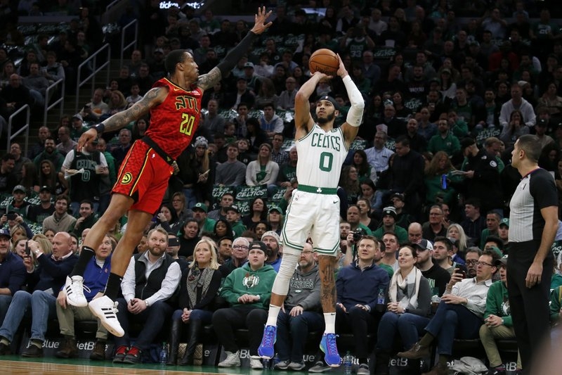 Jayson Tatum trổ tài thiện xạ, Boston Celtics bắn hạ chim ưng Atlanta