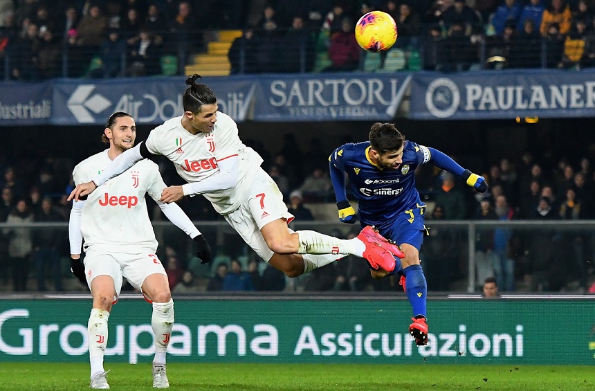 Ronaldo lập kỷ lục ghi bàn top 5 châu Âu khi Juventus thua sốc Ronaldo lập kỷ lục ghi bàn top 5 châu Âu khi Juventus thua sốc