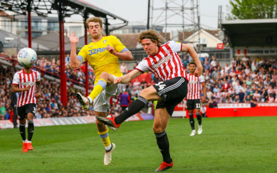 Soi kèo Brentford vs Leeds United 02h45, ngày 12/02 (hạng Nhất Anh)