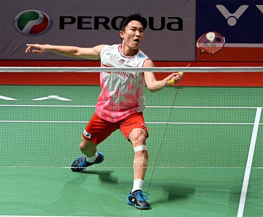 Đáng thương số 1 thế giới Kento Momota: Lại hỏng Olympic do nhìn không rõ?