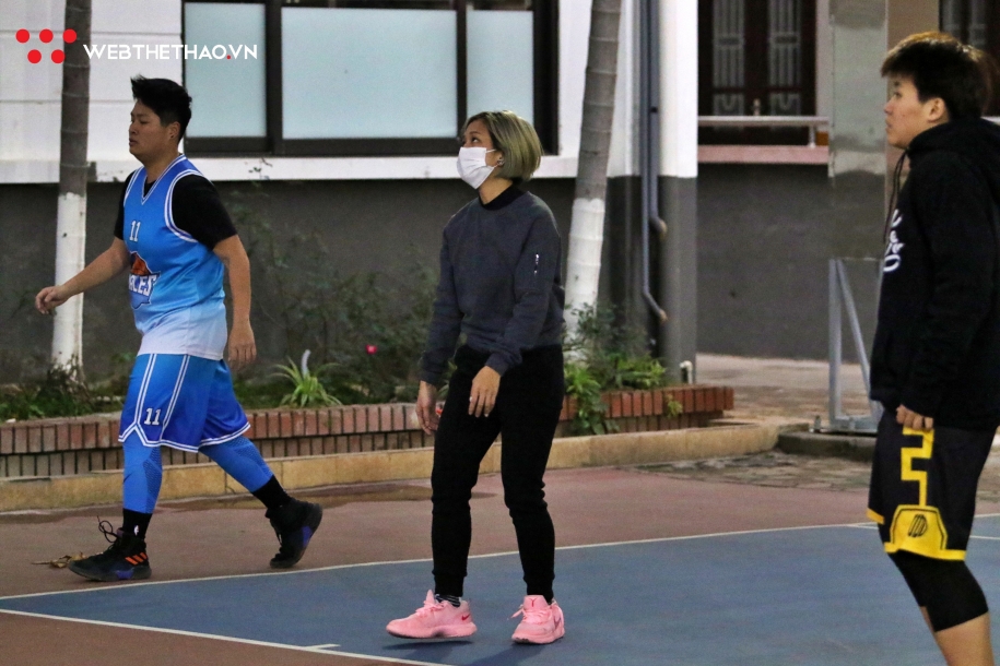 Hanoi Sisters Cup giữa đại dịch Corona: Khẩu trang khắp mọi nơi