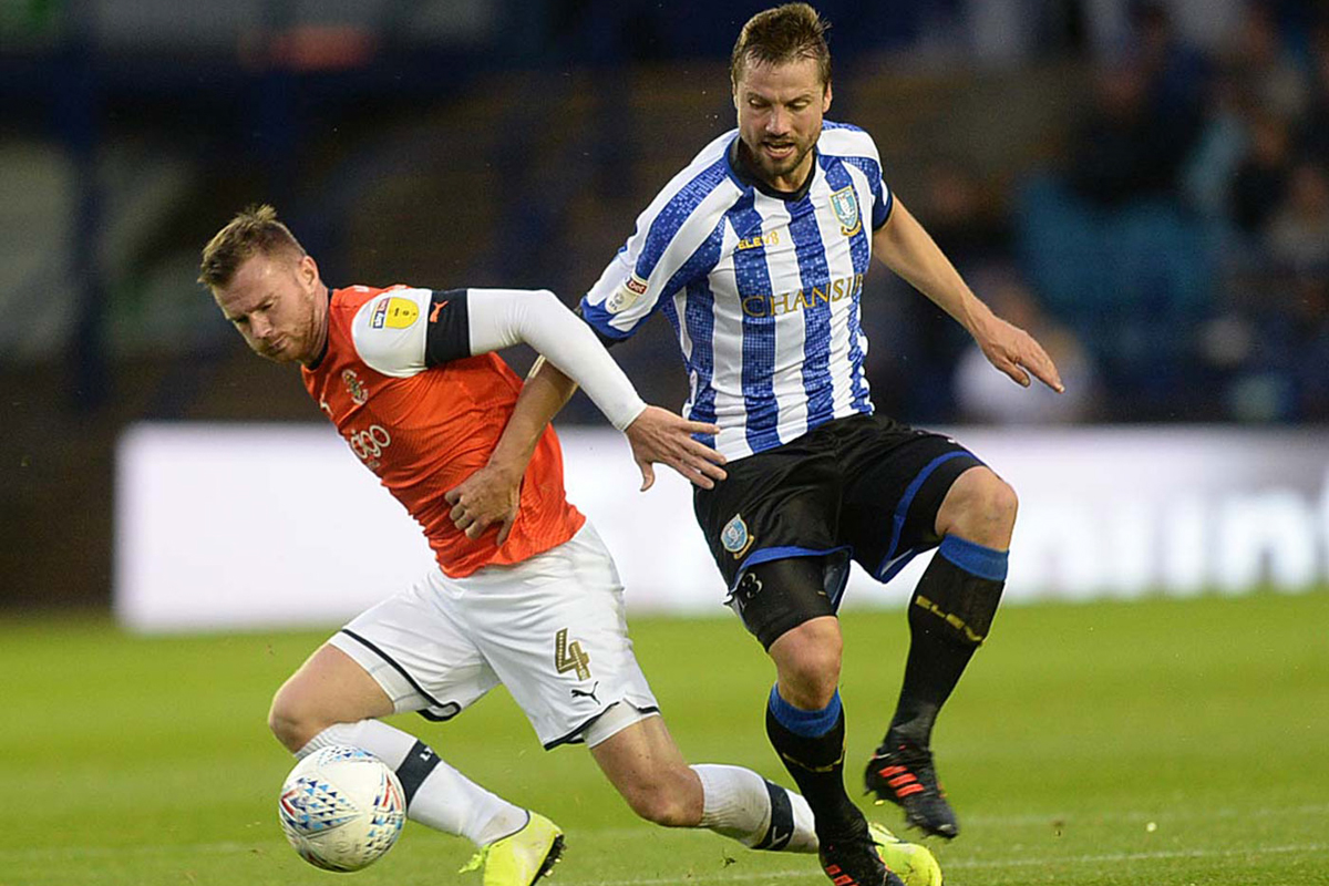Soi kèo Luton Town vs Sheffield Wednesday, 02h45 ngày 13/02 (Hạng Nhất Anh 2019/20)