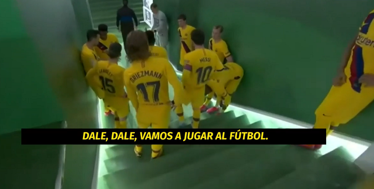 Messi đưa ra mệnh lệnh cho các đồng đội trước khi Barca ngược dòng Messi đưa ra mệnh lệnh cho các đồng đội trước khi Barca ngược dòng