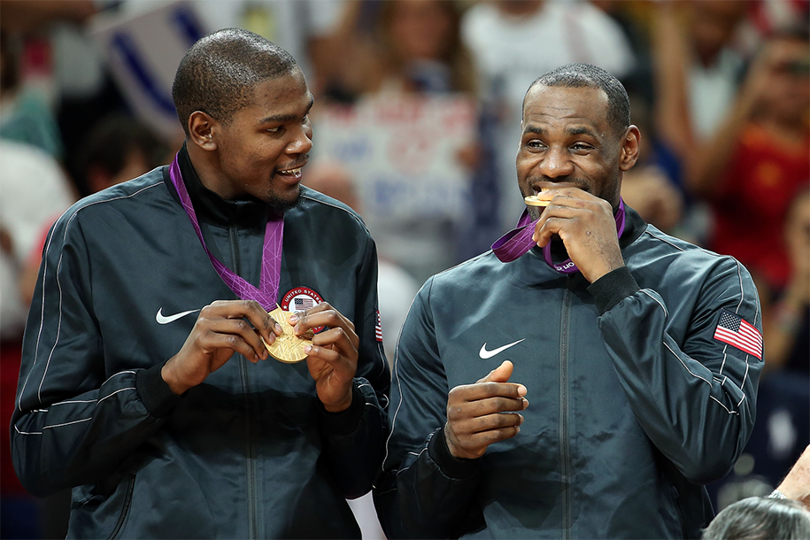 LeBron James dẫn đầu danh sách tập trung đội tuyển Mỹ chuẩn bị cho Olympic 2020 LeBron James dẫn đầu danh sách tập trung đội tuyển Mỹ chuẩn bị cho Olympic 2020