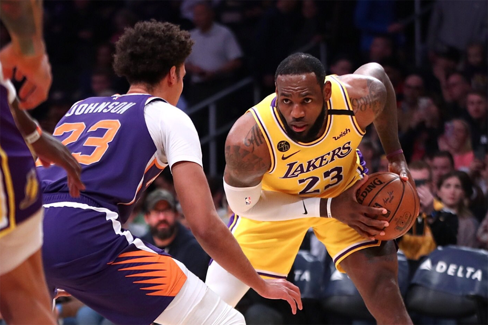Rajon Rondo rực sáng trước tin đồn, Los Angeles Lakers cán mốc 40 chiến thắng