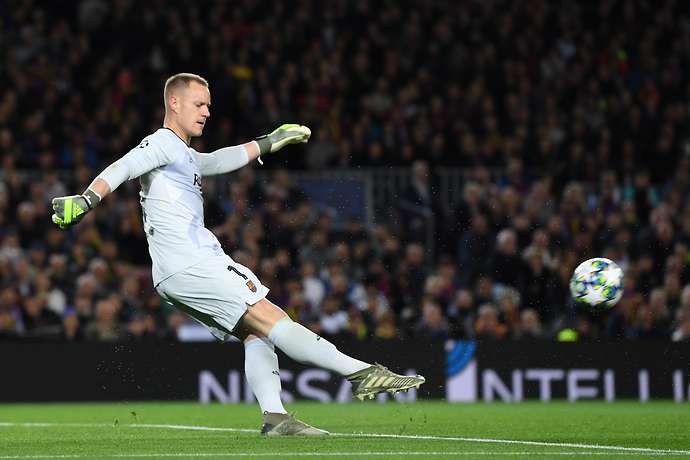Ronaldo và Messi dẫn đầu đội hình ghi nhiều bàn nhất châu Âu Ronaldo và Messi dẫn đầu đội hình ghi nhiều bàn nhất châu Âu